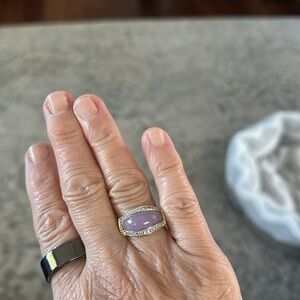 Chic Gold Ring with Purple Accent